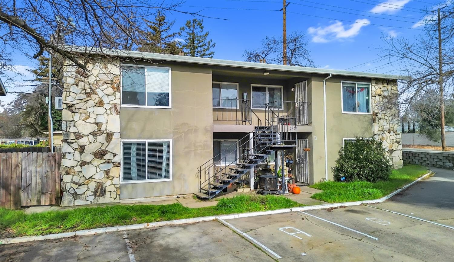 Multi family property in Bakersfield CA