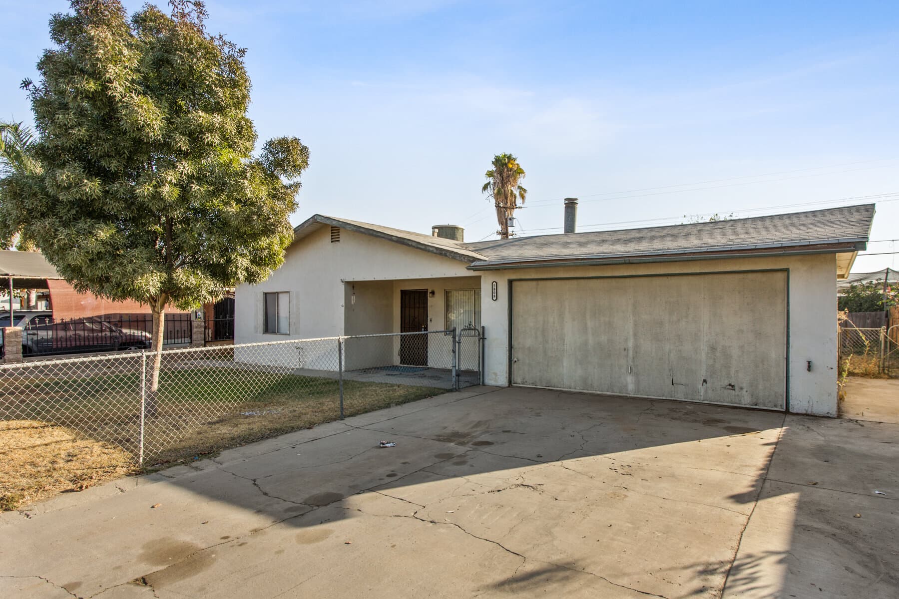 Exterior of as-is house bought by Capital House Buyers