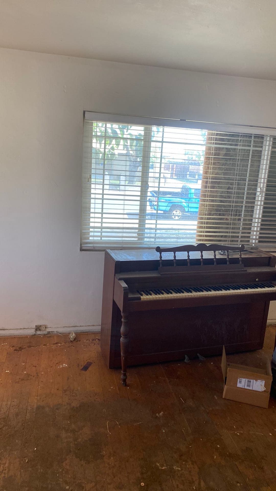Visalia home interior before our cash purchase