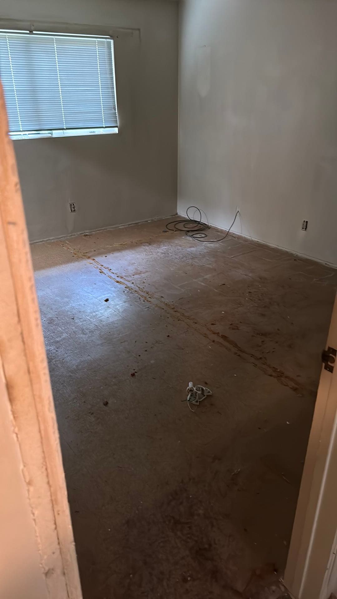 Oxnard home interior before our cash purchase